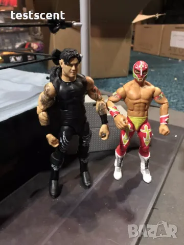 Екшън фигура WWE Dominik Mysterio Доминик Мистерио играчка Elite Series Mattel figure, снимка 2 - Колекции - 48928064