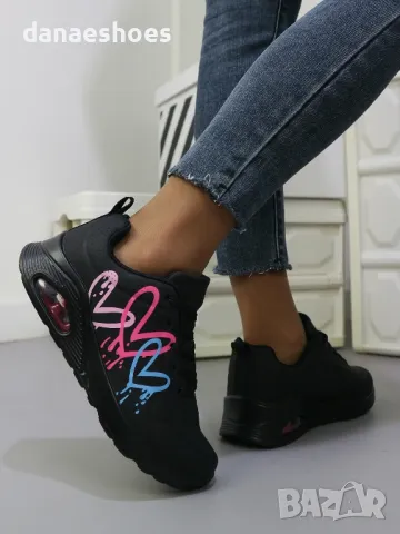 Дамски маратонки с щампи на сърца, снимка 4 - Маратонки - 49874884