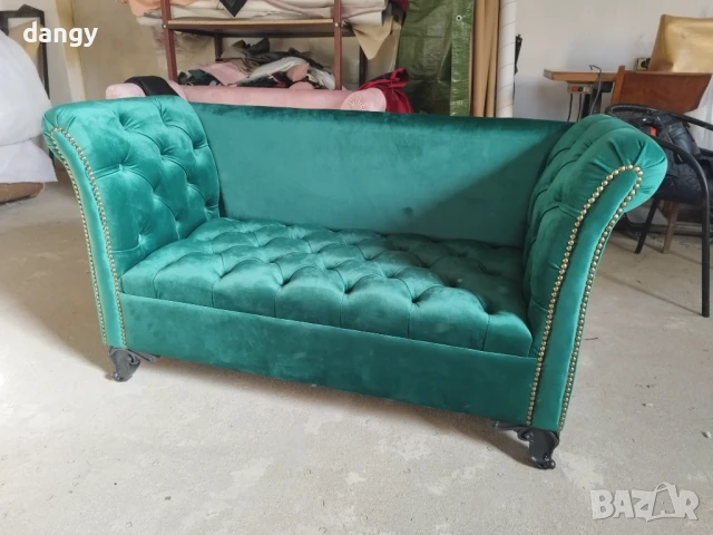 Диванче честърфийлд  налично, снимка 4 - Дивани и мека мебел - 47583066