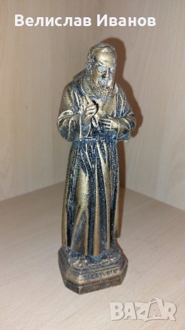 Стара колекционерска статуетка на Падре Пио 21 см от смола. Бронзов ефект.