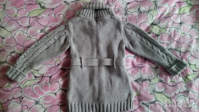 Подарявам детска жилетка, снимка 2 - Детски пуловери и жилетки - 52891810