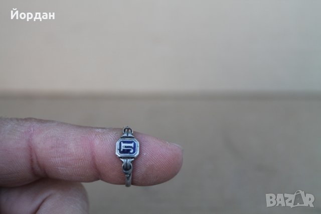 Стар сребърен пръстен с емайл Ф.К. ''Левски''