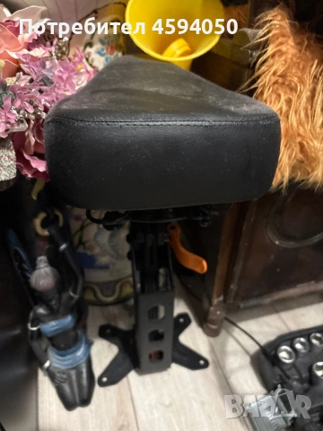 чисто нова седалка за kukirin