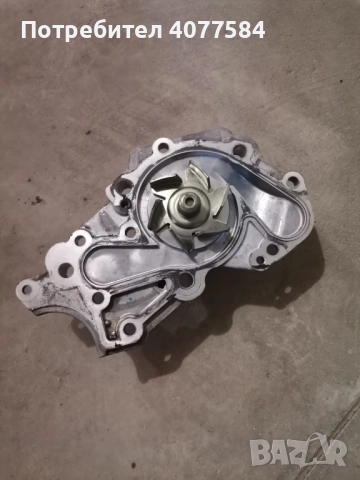 Оригинална водна помпа от Hyundai Santa Fe 2.7 GLS , снимка 2 - Части - 52222386