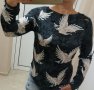 СУПЕРТЪНИЧКА и МНОГО ЛЕКА блуза трико в цвят графит с принт жерави, снимка 1