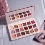 Палитра сенки за очи с 18 нюанса и огледало, снимка 3