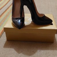 Обувки черни, снимка 1 - Дамски елегантни обувки - 40332317