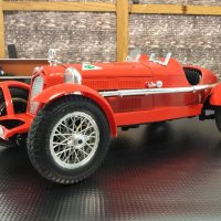 Метална количка Bburago Alfa Romeo 2300 Monza Red 1934 1/18, снимка 12 - Колекции - 37982642