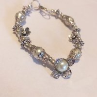 Красива гривна с разкошни филигрирани сребристи елементи и перли ., снимка 8 - Гривни - 27546913