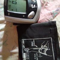 Продавам апарат за кръвно налягане , снимка 1 - Уреди за диагностика - 43816289