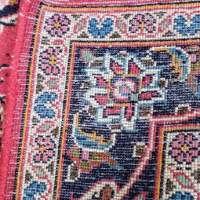 Ръчно тъкан вълнен Персийски килим и две пътеки.Произход Иран., снимка 11 - Килими - 44844961