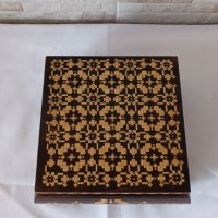 Стара дървена кутия за бижута - украсена с фурнир - №1, снимка 3 - Антикварни и старинни предмети - 43706696