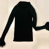 Черна блуза с пера, снимка 1 - Блузи с дълъг ръкав и пуловери - 43766492