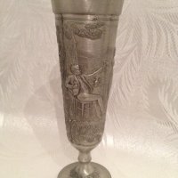 Немска старинна калаена чаша на столче "Lindenwirthin" лична колекция, снимка 1 - Антикварни и старинни предмети - 43036625