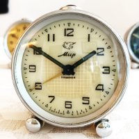 Часовник будилник МИР 3бр. работещи профилактирани, снимка 13 - Антикварни и старинни предмети - 43958770