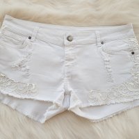 Бели дънкови панталони М-Л, снимка 8 - Къси панталони и бермуди - 29049453