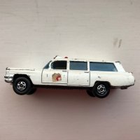 Метална количка Matchbox S&S Cadillac Ambulance - Superfast в мащаб 1:87, снимка 4 - Колекции - 39834057