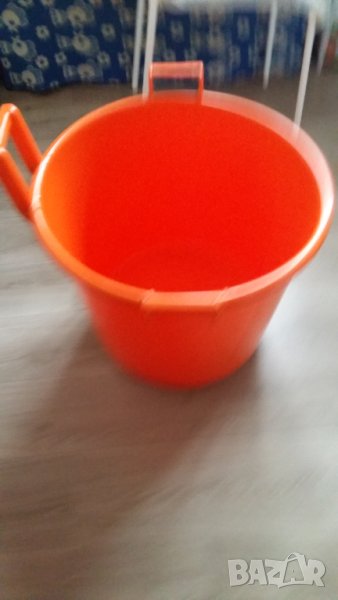 ДЕБЕЛ ПЛАСТМАСОВ КОШ С ТРИ ДРЪЖКИ, снимка 1