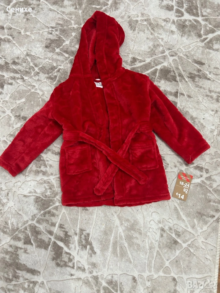 Продавам нов халат с етикет 92размер цена 14€, снимка 1