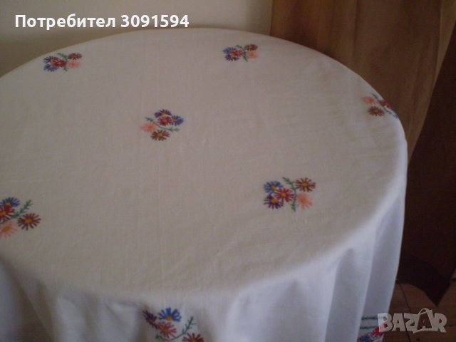 Стара ръчно бродирана памучна  покривка за маса , снимка 4 - Антикварни и старинни предмети - 38809894