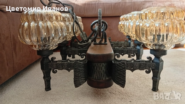 Полилей от ковано желязо и масивен дъб абажур , снимка 7 - Лампи за таван - 52661816