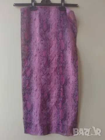 НОВ Италиански дамски тънък шал в розов змийски принт  - Italy, снимка 5 - Шалове - 49152851