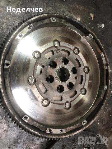 Комплект съединител + демпферен маховик LuK, снимка 2 - Части - 51773050