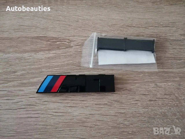 Предна решетка черна емблема BMW 1M