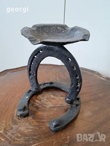 метален пепелник от подкови  2/5