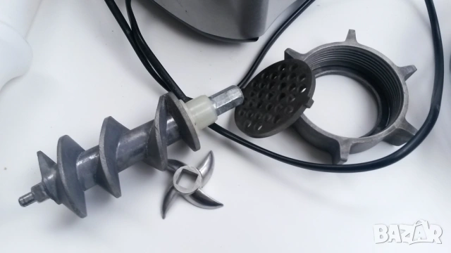 Месомелачка Rohnson R-540S 1800 W със счупена част, снимка 8 - Месомелачки - 53529573