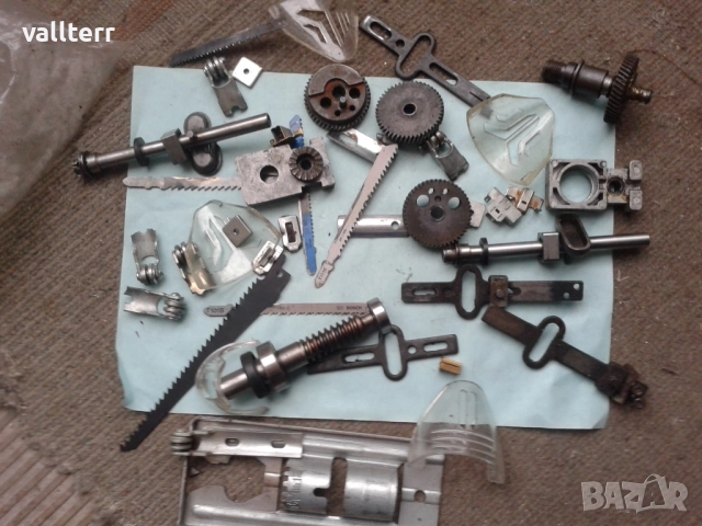 абажур.тротунетка,медали,зарядни филипс, снимка 13 - Други стоки за дома - 51963641