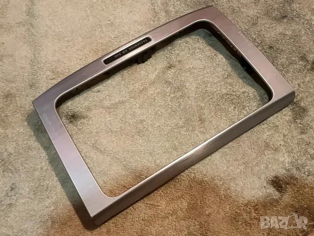 Рамка - панел 3C0858069P на радио/CD player/мултимедия за VW Passat B6, снимка 3 - Части - 48685445