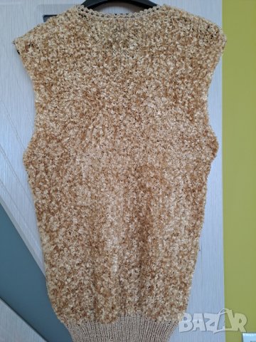 Дамски елек плетен от букле, снимка 4 - Елеци - 43006016