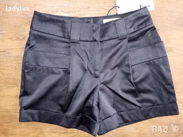 Carry Allen by Ella Singh, Дизайнерски, Размер S. Код 1537, снимка 2 - Къси панталони и бермуди - 35656643