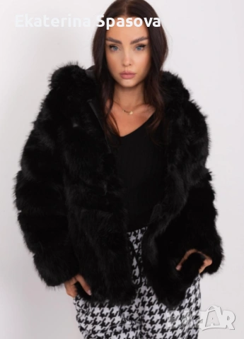 Продавам чисто ново пухено палто, на цена наполовина от закупената. 