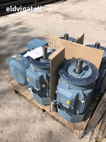 Фланцов ел.двигател/електродвигател ABB, снимка 3 - Електродвигатели - 43774934