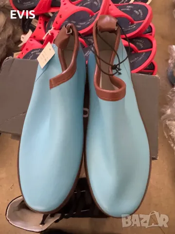 Нови модерни гумени калцуни / обувки за дъжд