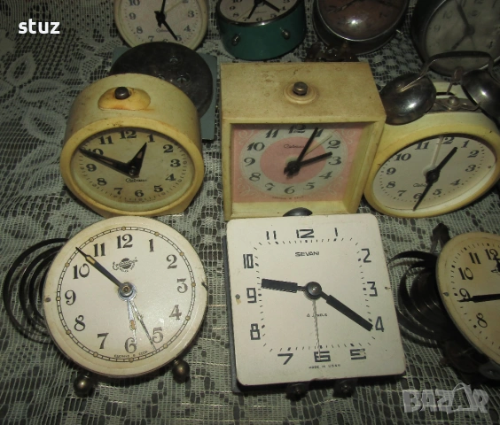 Механични будилници "Севани" и "Ереванский" за реставрация, или за части, сет 14 бр., снимка 4 - Антикварни и старинни предмети - 53398980