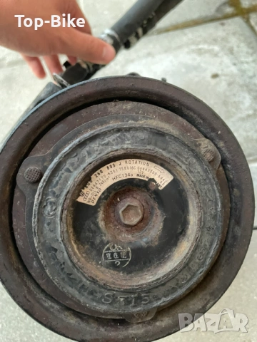 Компресор климатик пасат B5.5 1.8T AWT 8D0260808, снимка 3 - Части - 53185442