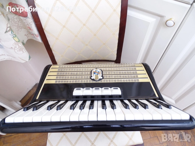 Продавам акордеон Weltmeister 60 баса в отлично състояние, снимка 4 - Акордеони - 51758703