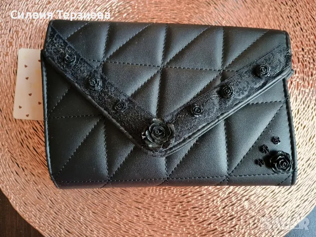 Нова бутикова малка дамска чанта - дантела и рози, снимка 2 - Чанти - 49844084