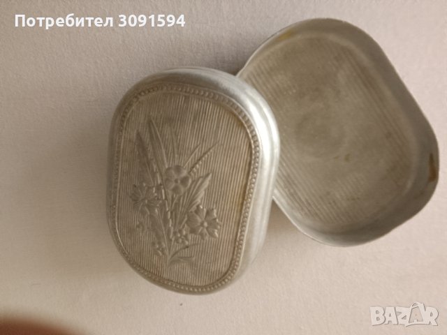 Стара алуминиева Метална сапунерка, снимка 3 - Други ценни предмети - 43956149
