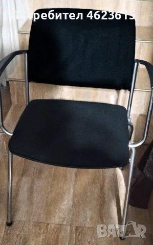 Продавам 2 бр. офис стола хромирани