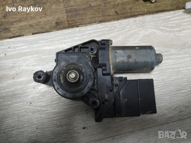 Заден , ляв мотор стъкло за VW PASSAT B5 119101-100 , 119095