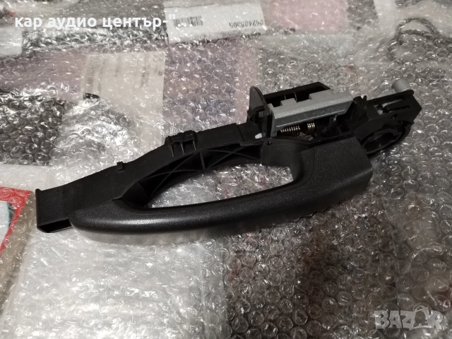 Renault Master, външна дръжка със основа, снимка 2 - Части - 52930182