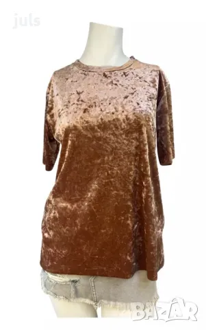 Bershka, L размер, кадифена с къс ръкав, снимка 4 - Тениски - 48921986