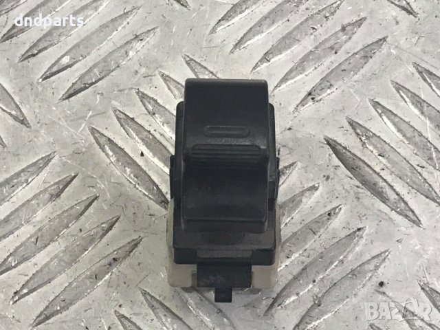 Бутон Toyota Corolla,2000г.