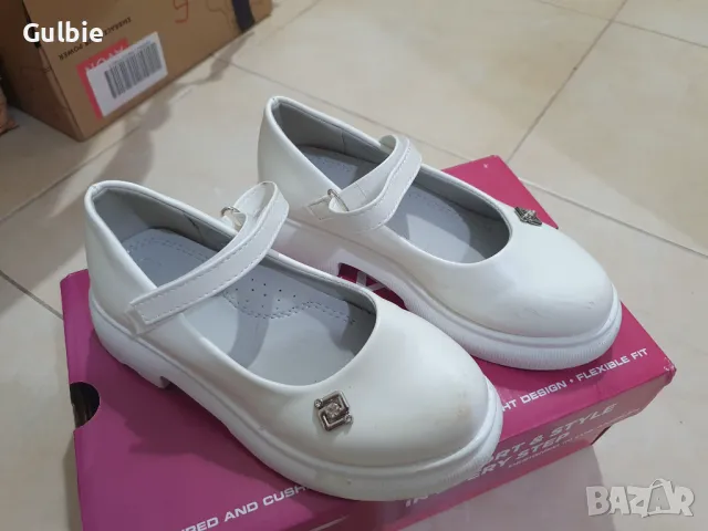 Детски обувки бели