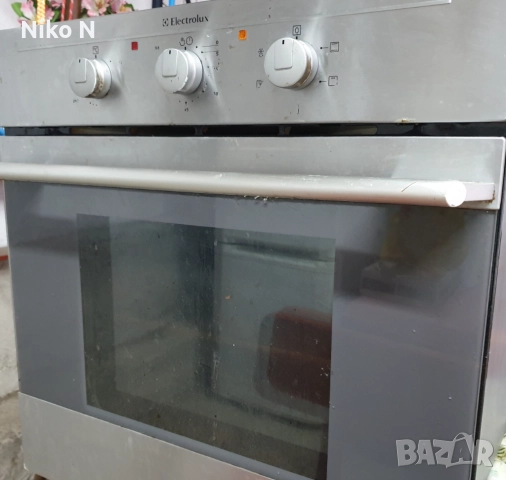 Фурна за вграждане Електролукс, снимка 2 - Печки, фурни - 52595277