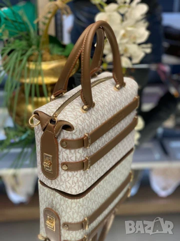чанти michael kors , снимка 9 - Чанти - 51426405